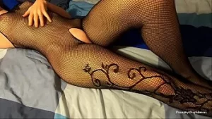 Adolescente perfetta in lingerie sorpresa da un creampie