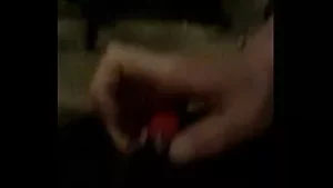 بيرتجي يتمايل أمام منزله