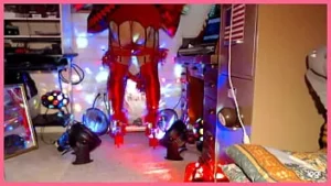 Von meinem schwarzen Daddy Tyson in roten 9-Fuß-BBC-Schlampen-Plateau-Stöckelschuhen und Disco-Mikrorock gebeten, seinen BBC steinhart nach Sperma zu necken.