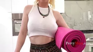 Chores get you closer to stepmom’s cunt