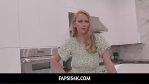 Fapsis4k-Jasmine Daze kommt in Jade Valentine und Allen Swift für einen harten Dreier