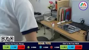 Bác sĩ già dâm dê ca truong cap 3