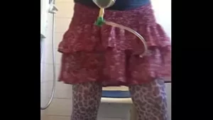 Ben kimim, başka bir adamın çişini yutmak isteyen bir çiş yutan kadın hanım evladım