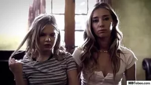 Unruhestifterinnen zu Besuch bei der perversen Beraterin - Haley Reed und Coco Lovelock
