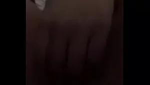 Alana santos يستمني مع زجاجة في كس
