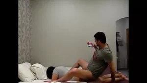 كيف بدأت الفتاة الحصينة في صنع الإباحية