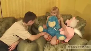 Le pedí a mi amigo que filmara un video casero de sexo con mi novia