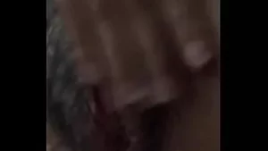 我在浴室里保持卫生——毛茸茸的小穴