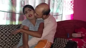 Siyah gençler babes alır üzerinde bir sert horoz çift sikikleri