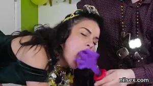 Garota sedutora foi levada para asilo para tratamento desinibido