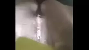 लड़की व्हाट्सएप पर मेरे लिए केले के साथ हस्तमैथुन करती है