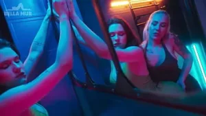 Picked up a girl in the night club toilet and tasted her pussy – bella mur&sofia simens
