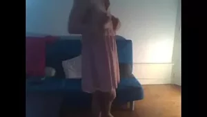 Terug naar huis na de bruiloft van een andere vriend