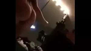 Cute teen e il suo ragazzo fanno sesso sul periscopio
