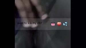جنس جنسي ساخن من خشب الأبنوس على تعليق سريع للمزيد