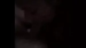 Nebun și nebun, soția i se însetează și îi este foame și este pula pentru cum urmează să vină. Guzzler are nevoie de pula mare și tare.