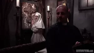 Posesia demonică a unei călugărițe. demonul ia în robie preotul și călugărița! foarte bolnav!