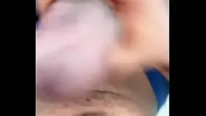 ديك كبيرة جارو يستمني بعد أن أظهر له عشاق السكر صورها كيتي