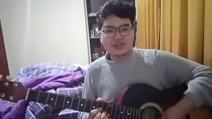 Otro Cover feo y mal cantado: شيء لطيف - مسند رأس لمقعد السيارة
