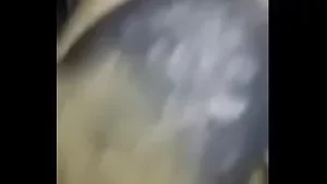 Papa haalde ons uit de club en liet ons vrijen in zijn auto terwijl zijn vrienden toekeken