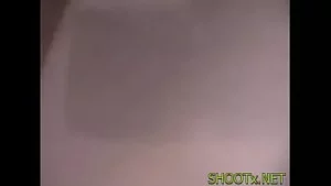 Adorable chérie tanya se fait baiser dans la bouche