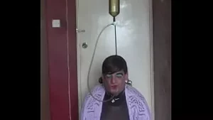 Sissy crossdress avrà la bocca spalancata per il tuo piscio