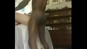 عملاق 10 'بي بي سي يمارس الجنس مع زميله في السكن الأبيض الخام حتى ينقر. لحم أسود ضخم!
