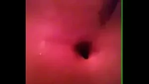 Развлечение Innie и Outie с пупком (длинное)