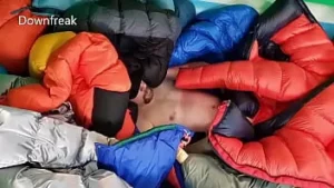 20 سترة أسفل في حوض سباحة قابل للنفخ