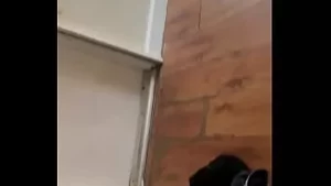 J'aime son cul et comment elle attrape mon sperme dans sa bouche