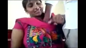 Une étudiante et une enseignante de Tirupati surprises