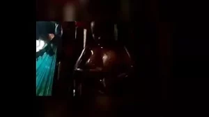 我的辣妹喜欢炫耀她性感的身体