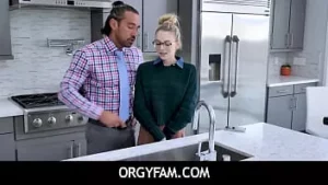 Orgyfam - stiefvader die zijn stiefdochter die seksuele straf geeft