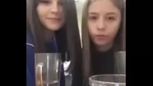 الرياء الحمار في الجينز الضيق