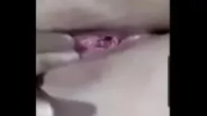 Masturbation mit 1 Finger begonnen und mit 2 beendet