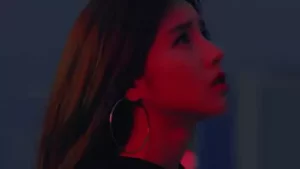 مثليات يغنون أغنية kpop بينما يحرقون كل شيء
