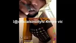 Tory Lanez mit einigen bösen Hündinnen online