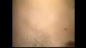 يفعل خافيير أفضل ما يحبه: حفر لسانه بعمق داخل أحمق جائع