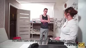 Tutor4k. profesor privat știe totul și poate chiar să-i arate băiatului fierbinte să foreze