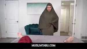 Muslimtabu-hijab 继母 lilly hall 学习如何享受