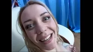 Bonita y. explican en la cámara cómo se sienten después de tener un buen viejo marrón durante las imágenes adicionales de la película para adultos 'anal invaders 6'