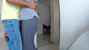 Milf de 45 de ani și un tip tânăr se trag rapid dimineața devreme