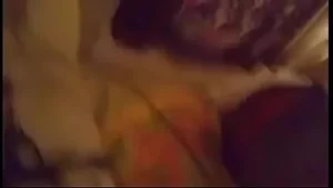 A mi esposa le encanta apretarme la polla cuando follamos.