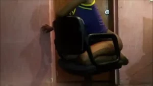 Una troia sexy viene filmata mentre si spoglia - l'ho incontrata su nudesins.com