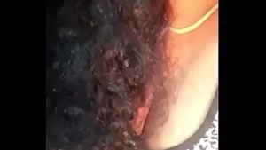 Mallu verheiratetes Mädchen zeigt ihr Dekolleté 1